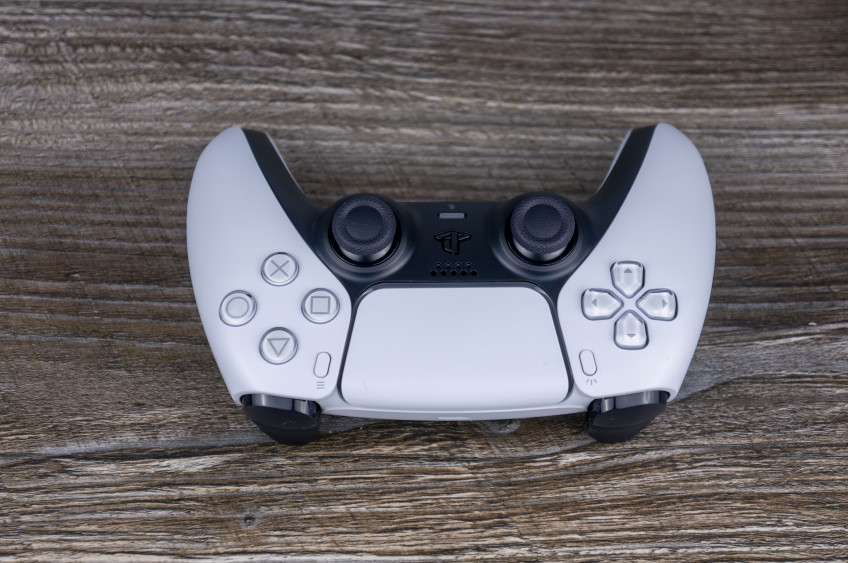 Полный обзор Sony PlayStation 5. Сравнение всех функций, игр, геймпада и Xbox Series X