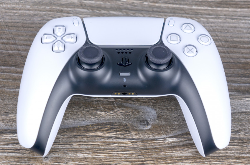 Полный обзор Sony PlayStation 5. Сравнение всех функций, игр, геймпада и Xbox Series X